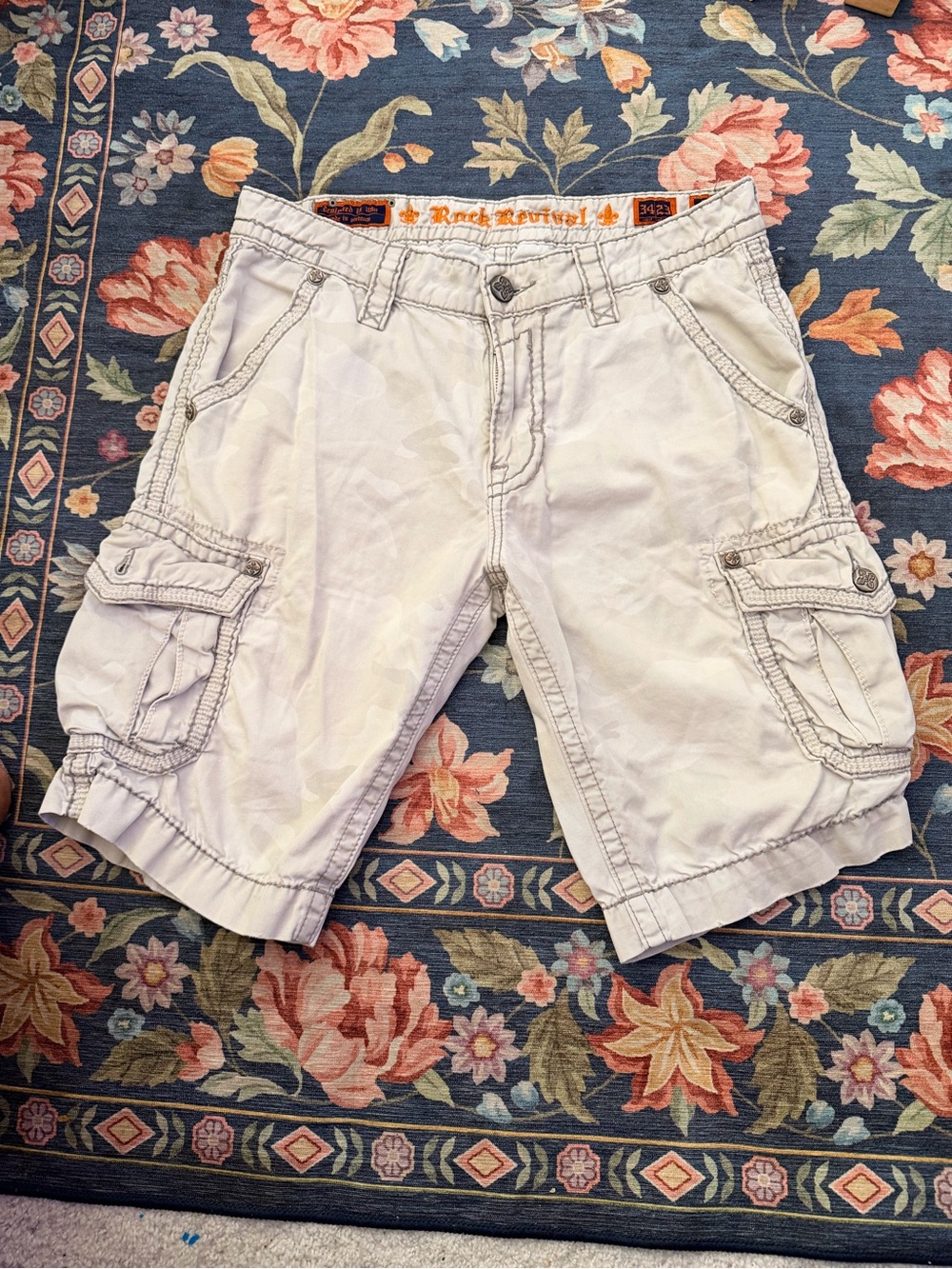 Rock Revival Men’s Light White Cargo Shorts with Utility Pockets